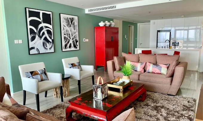 Bur Dubai Apartment | Water Views At Large Luxury One Bed