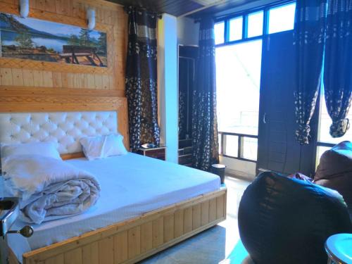 Shimla Apartment | Waterfall homestay mashobra