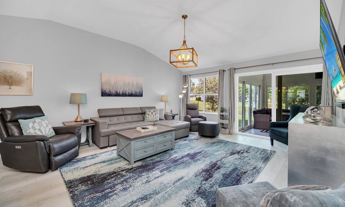 The Villages House | Waterfront 3Bed in The Villages