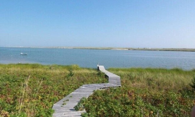 Katama House | Waterfront 4 bedroom, 3 bath home. Spectacular 180 degree view of Katama Bay