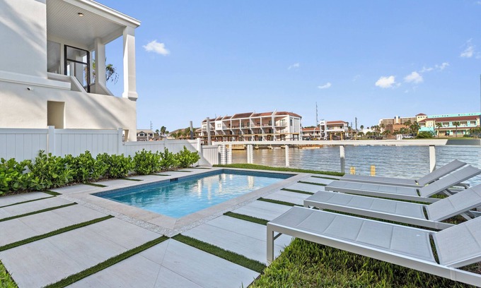 South Padre Island House | WATERFRONT BAY Home With Private Pool & Private Boat Dock! Luxury Townhouse!