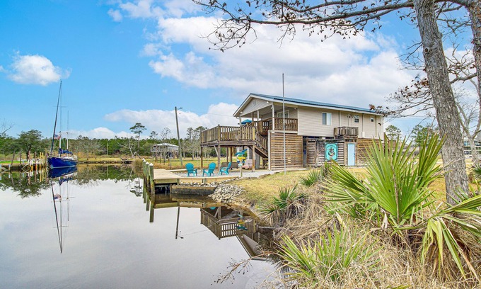 Shoreline Park House | Waterfront Bay St Louis Home w/Private Dock!