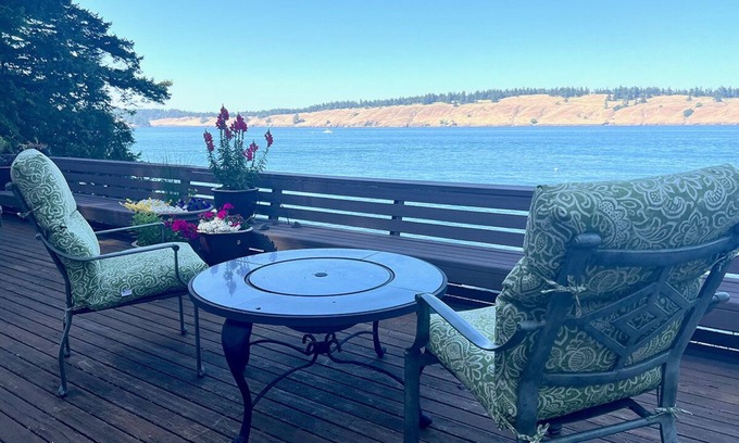Roche Harbor House | Waterfront Beach Escape with Dock