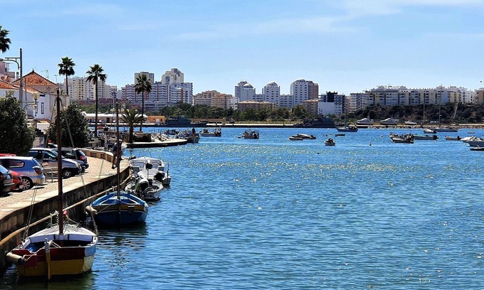 Ferragudo House | Waterfront, big terrace, hot tub & 200 m to beach