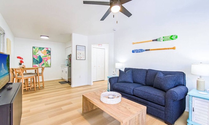 Bay Esplanade Apartment | Waterfront Bungalow Oasis 2 Blocks to Beach
