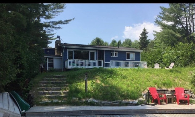 Minden Hills Cabin | Waterfront Cabin with Hot Tub