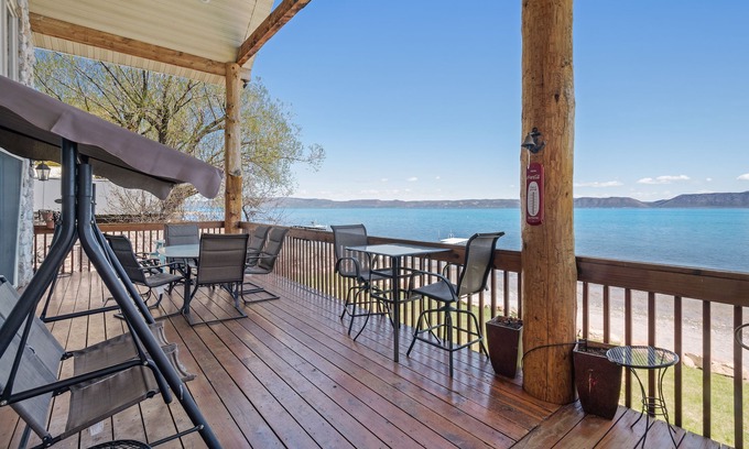 Fish Haven Cabin | Waterfront cabin w/kayaks, gas fireplace, & more