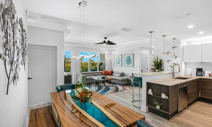 Merritt Island Condo | Waterfront Captain's Stateroom: Views, Pool & Hot Tub!