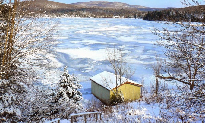 Lac-Superieur Ski Chalet | Waterfront Chalet 3b+1b Ski+Spa+Fireplace+Wifi near Mont-Tremblant !