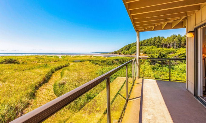 Moclips Condo | Waterfront Condo right on the Pacific Ocean