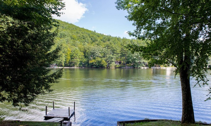 Lake Luzerne-Hadley Cottage | Waterfront Cottage (Hudson River) Southeast Adirondacks