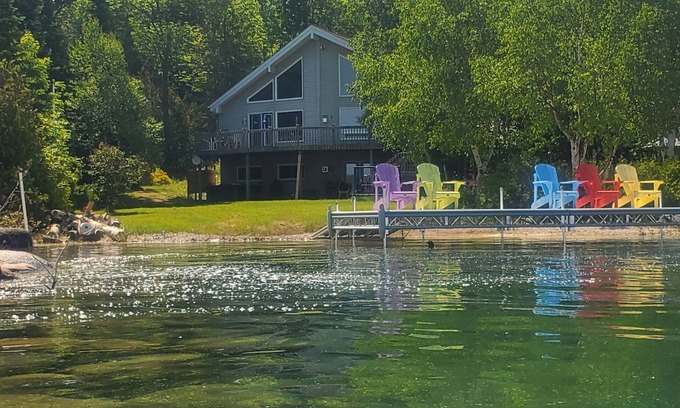 Georgian Bluffs Cottage | Waterfront Cottage, Kayak, Gazebo,Sauna, Pool Table, Sunset.