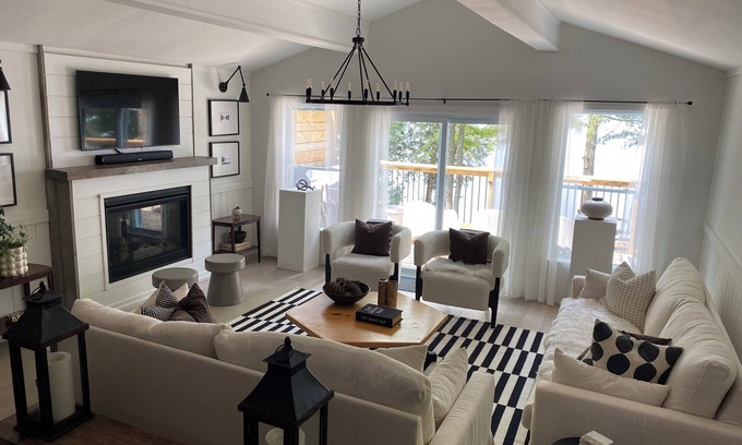 Dysart et al Cottage | Waterfront cottage on Redstone Lake