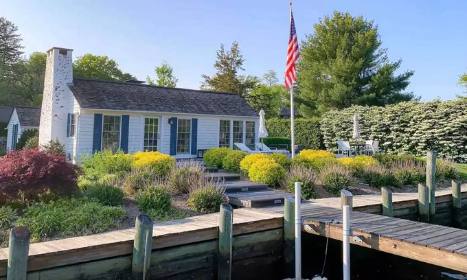 Essex Village Cottage | Waterfront Cottage