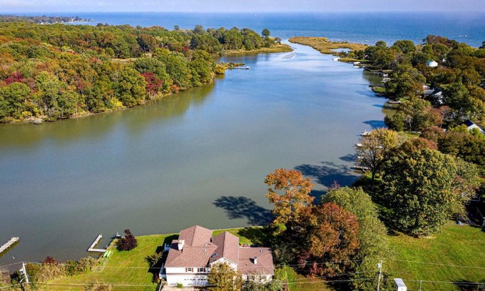 Deale Beach House | Waterfront Deale Home with Hot Tub and Bay Access