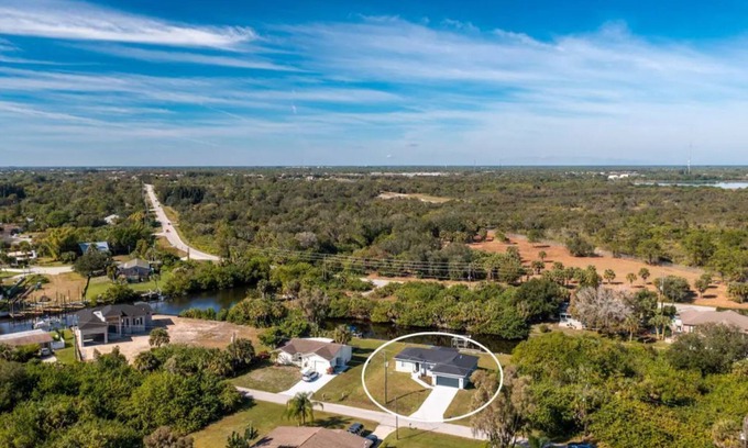 Punta Gorda House | Waterfront Gem, kayak, fish, restaurants close by