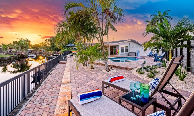 Fort Lauderdale House | Waterfront*HeatedPool+SPA*Kayak/Boards*Bbq