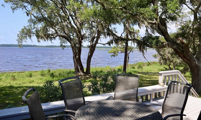 Myrtle Grove House | Waterfront Home, Dog Friendly, Kayaks, Sunsets, Secluded Private Beach