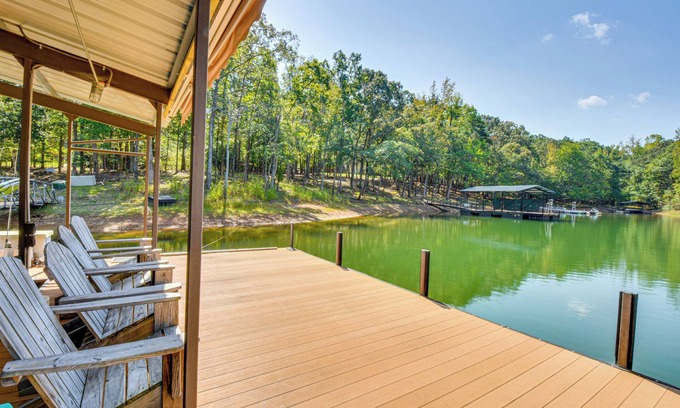 Reed Creek House | Waterfront Home on Lake Hartwell w/Dock Access