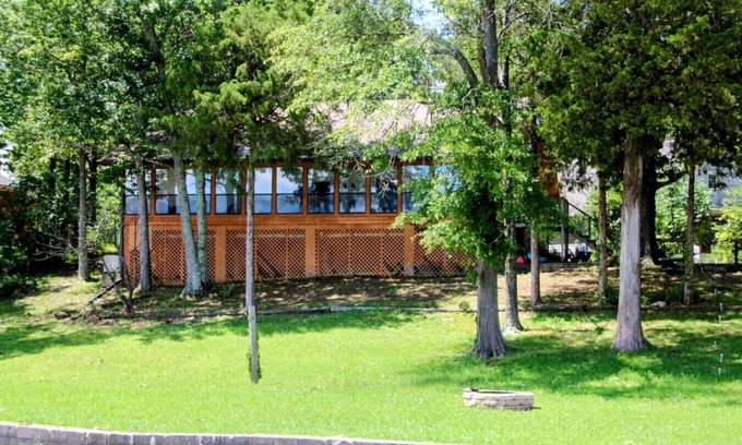 Cedar Bluff House | Waterfront Home Sleeps Five ~ Two Kayaks and Private Pier