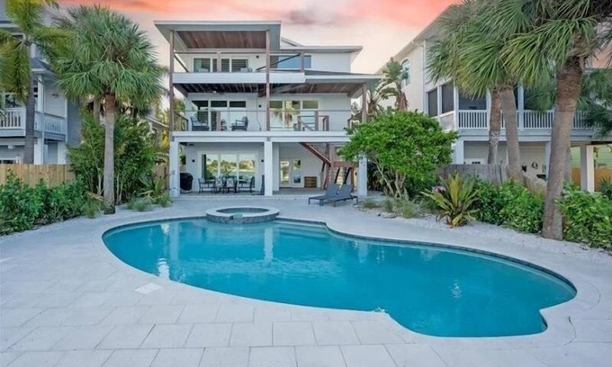 Sunset Beach House | Waterfront Home Accommodates up to 10 Guests!