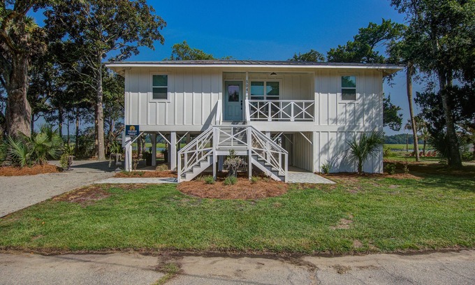 Edisto Island House | Waterfront home with private dock & deck with great views, walk to the beach