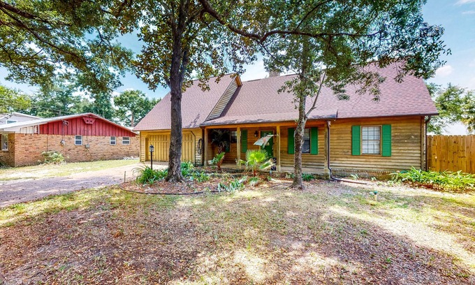 Florida Panhandle House | Waterfront Home with Dock, Firepit, & Sunroom