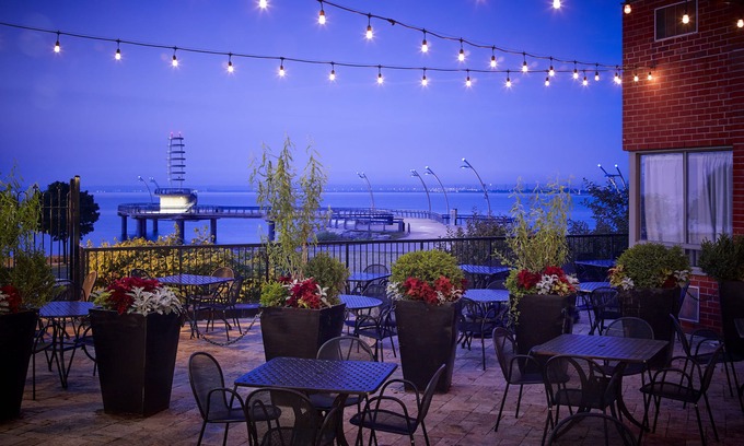 Burlington Hotel | Waterfront Hotel Downtown Burlington