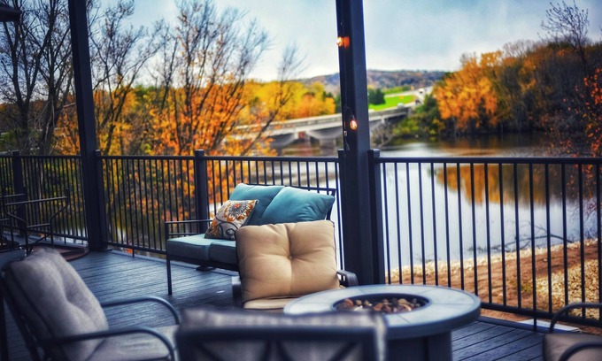 Prairie Du Chien Hotel | Waterfront Hotel