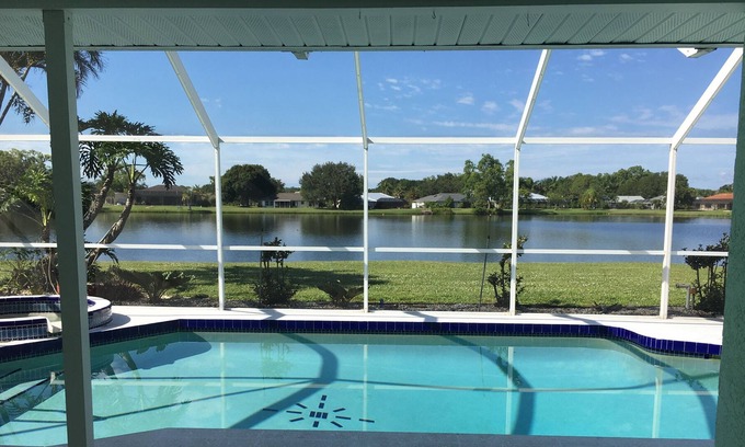 Deep Creek House | Waterfront house with a view