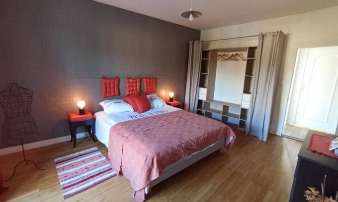 Coulon Apartment | Waterfront housing, town center