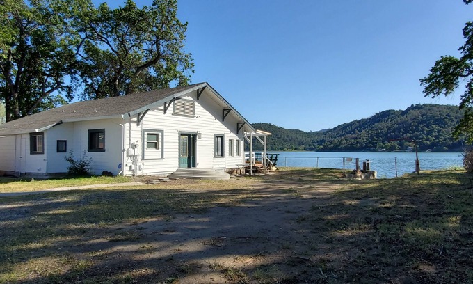 Clearlake House | Waterfront lake home w/covered private patio!