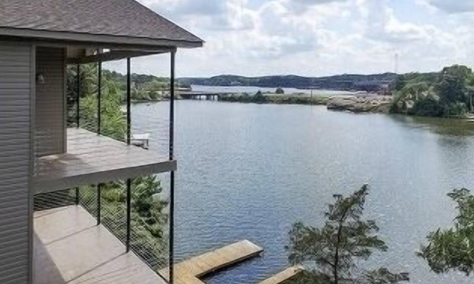 Piney House | Waterfront Lake house 2 balcony’s. Amazing sunsets! Boat dock, fire pit!