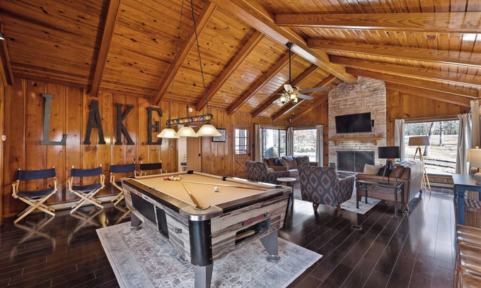 Counce Cabin | Waterfront Lake-house. Boathouse. 5 bed/4 bath, Pickwick Lake, Yellow Creek