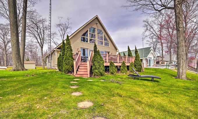 Tawas City House | Waterfront Lake Huron Home - Private Beach!