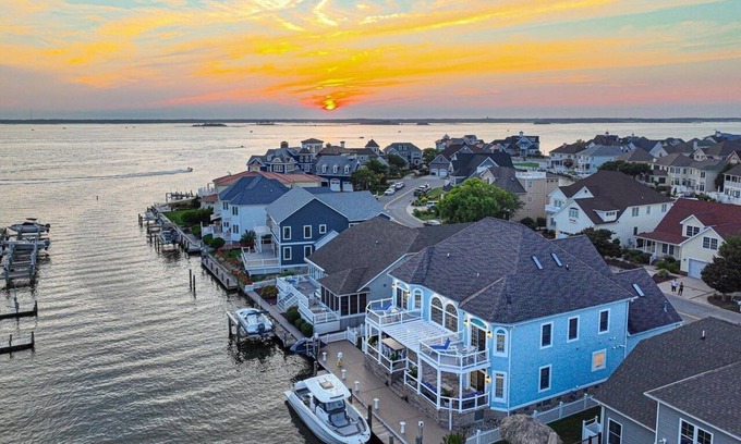 Ocean City House | Waterfront Luxury House-North Ocean City- Spacious 6-BR access to pool & fitness