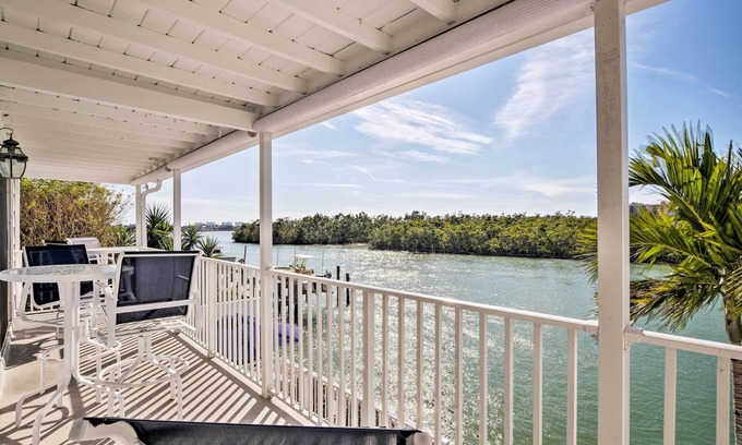 Marco Island Condo | Waterfront Marco Island Retreat w/Shared Docks
