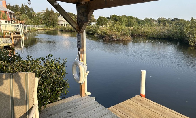 Crystal River House | Waterfront Nature Coast Gem! Catch Dinner From Your Dock!