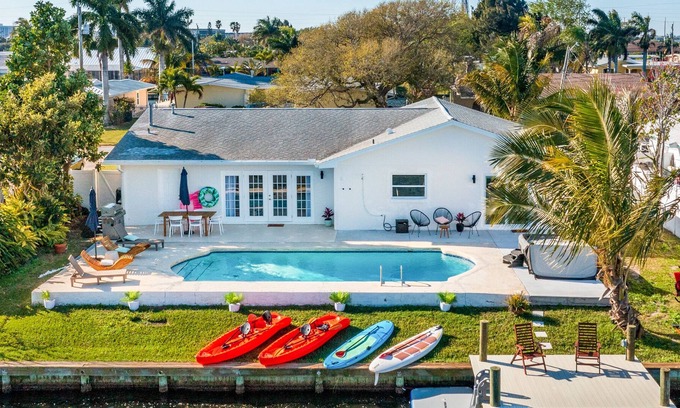 Venetian Way House | Waterfront Oasis: 3B/3B with Heat Pool & Hot Tub-Bring Your Boat!