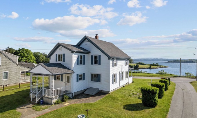 Tiverton House | Waterfront Oasis w/Private Pool & EPIC Views - Sakonnet Sunset Manor, Tiverton