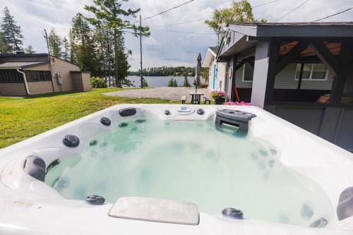 Tudor and Cashel Villa | Waterfront-Pet Friendly-HotTub-Firepit-BBQ