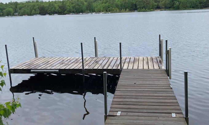 Bridgton Cabin | WATERFRONT private dock Cozy Cabin Pleasant Mt. 30m to Conway