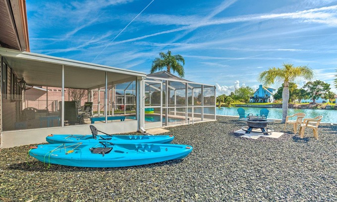 Spring Hill Cottage | Waterfront Retreat w/ Kayaks & Private Dock!