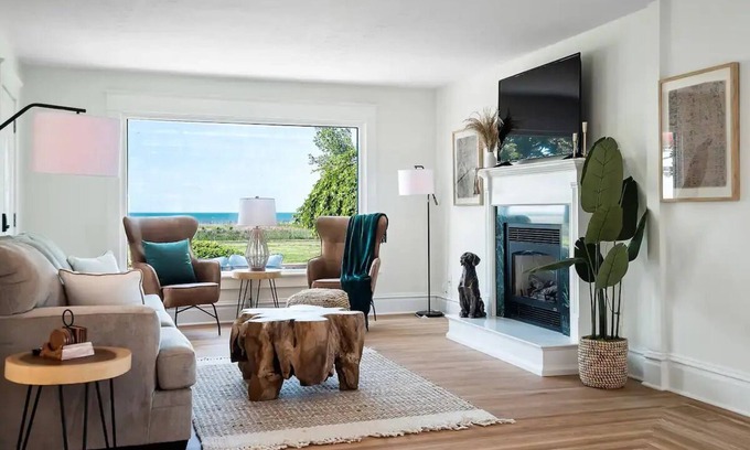 Port Clinton House | Waterfront sleeps 13 2-Kings/Crib/1st flr sleepernn