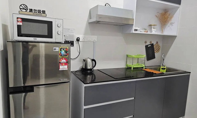 Kuching Condo | Waterfront Suite A, Serene View @Riverine Resortnn