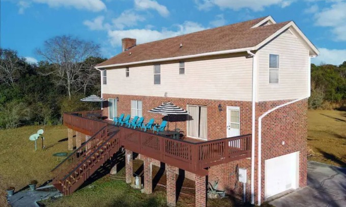 Beaufort House | Waterfront View 6 Bedroom Home