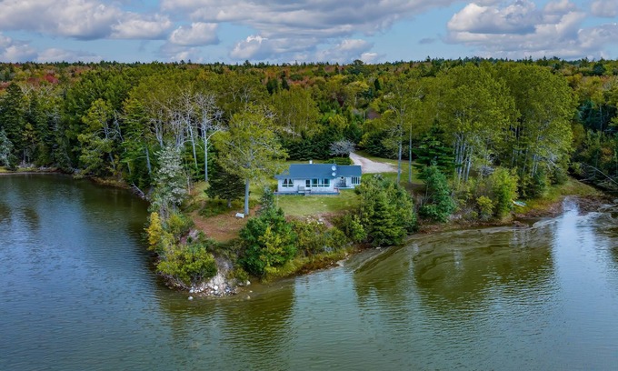 Steuben House | WATERFRONT VIEWS!