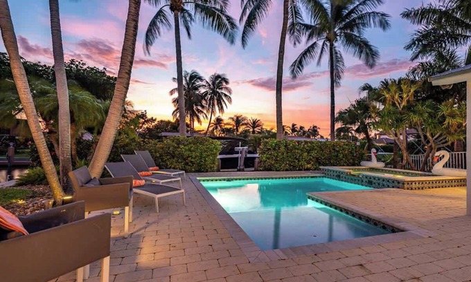 Deerfield Beach Villa | Waterfront Villa, Pergola & Pool near beach