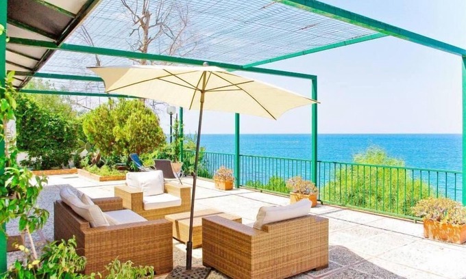 Cefalu Villa | Waterfront villa with direct sea access House with garden