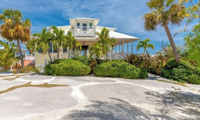 Hope Town Villa | WaterMark Villa Ocean Frontn with Dock on NorthEnd , HopeTown